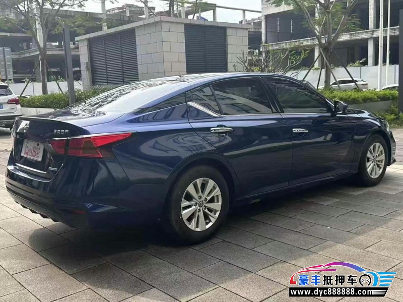 20年日产天籁轿车抵押车出售