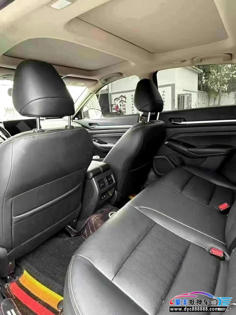 23年日产天籁轿车抵押车出售