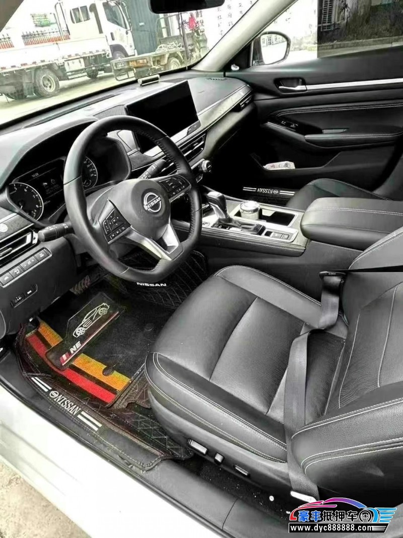 23年日产天籁轿车抵押车出售