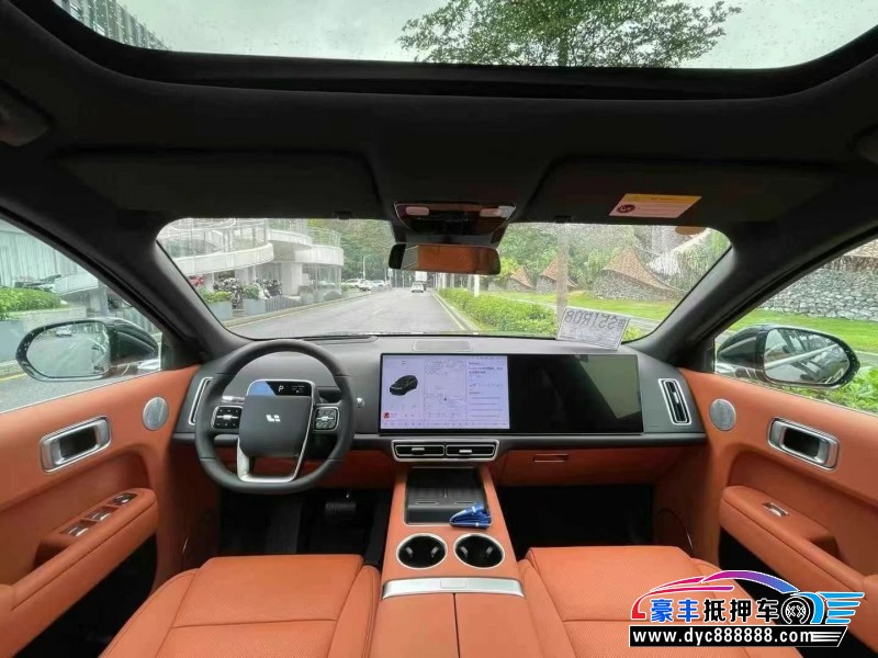 25年理想L8轿车抵押车出售