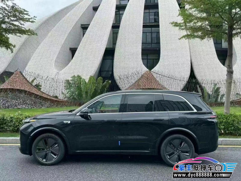 25年理想L8轿车抵押车出售