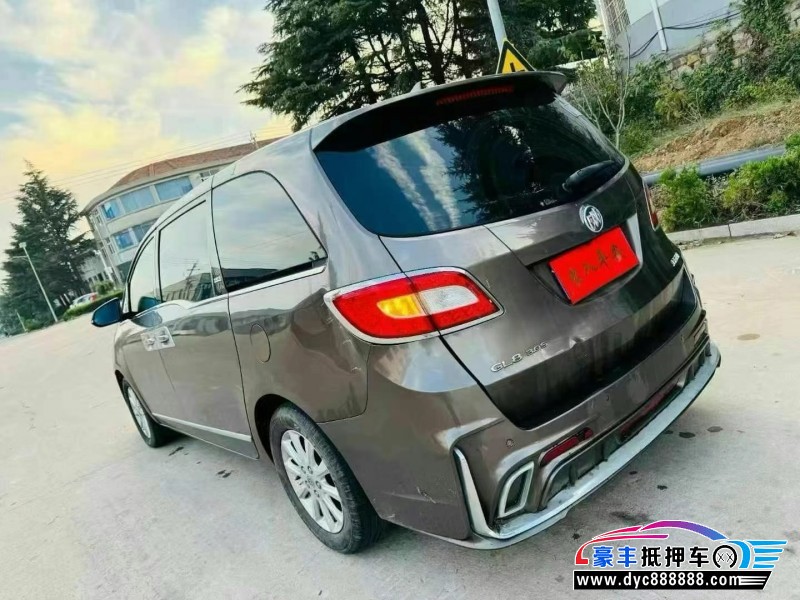 13年别克GL8轿车抵押车出售