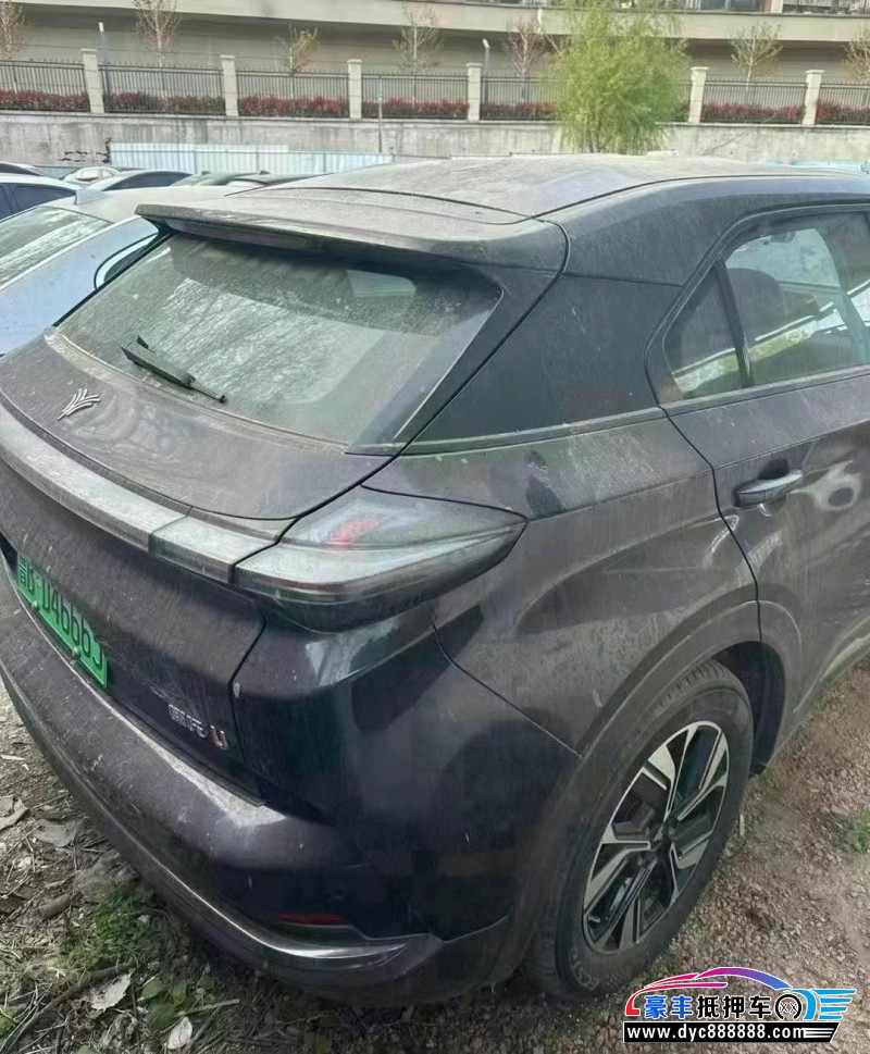 23年哪吒U轿车抵押车出售