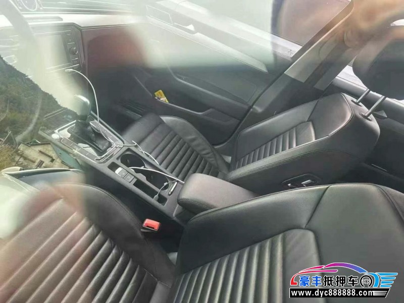 18年大众迈腾轿车抵押车出售