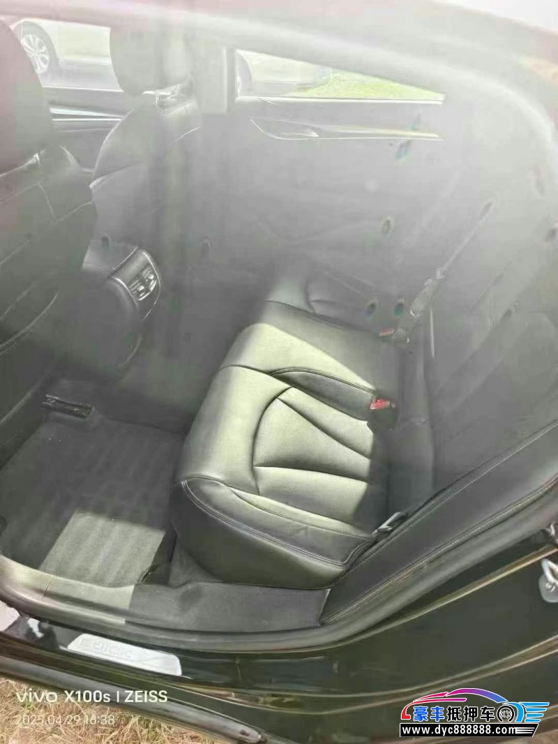 20年别克君越轿车抵押车出售