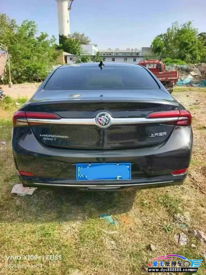 20年别克君越轿车抵押车出售