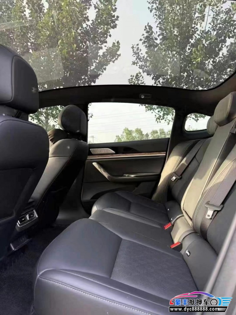 23年哪吒S轿车抵押车出售