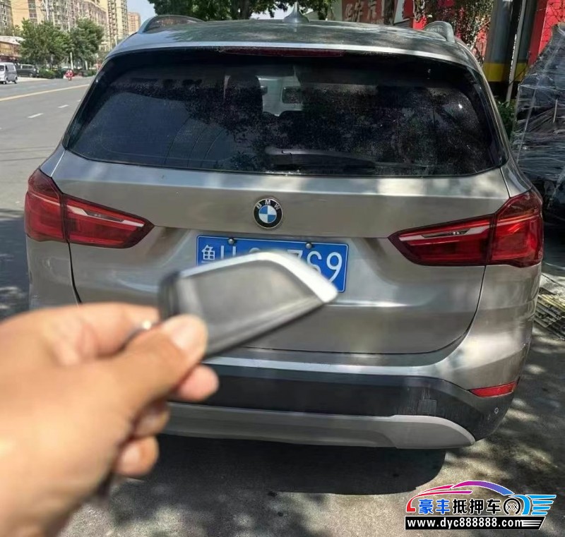 17年宝马X1轿车抵押车出售