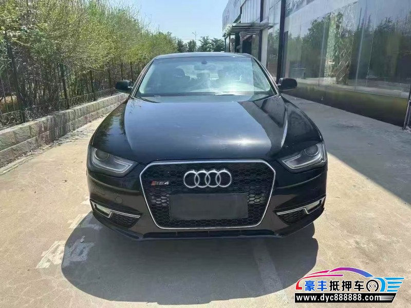 13年奥迪A4轿车抵押车出售