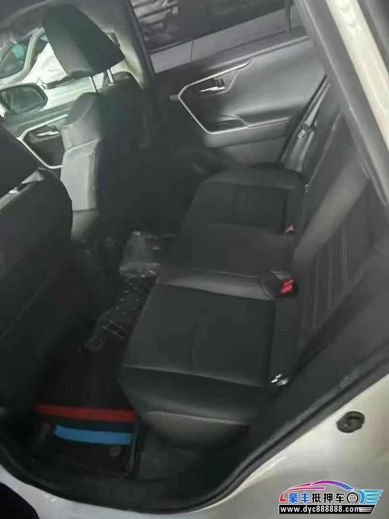 23年丰田RAV4轿车抵押车出售