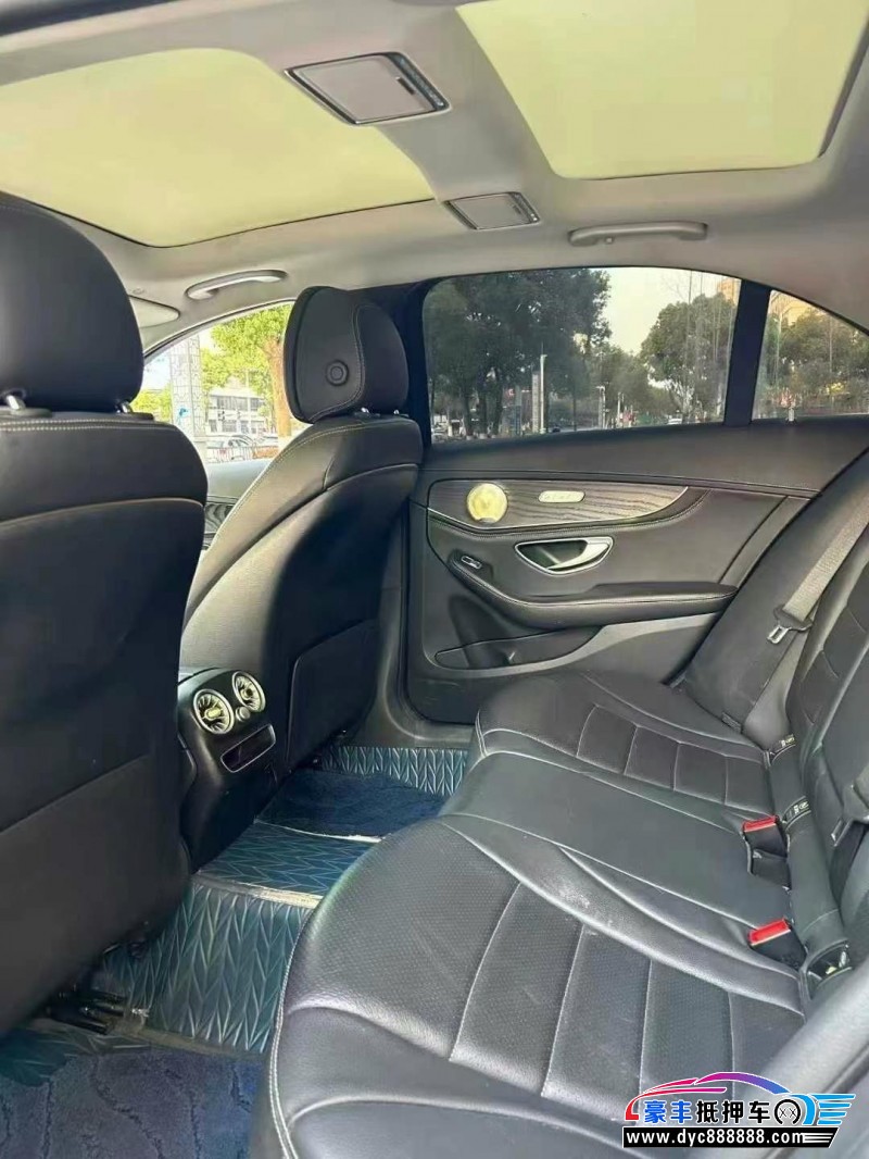 19年奔驰C轿车抵押车出售