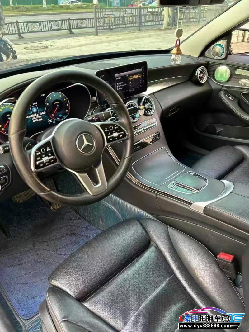 19年奔驰C轿车抵押车出售