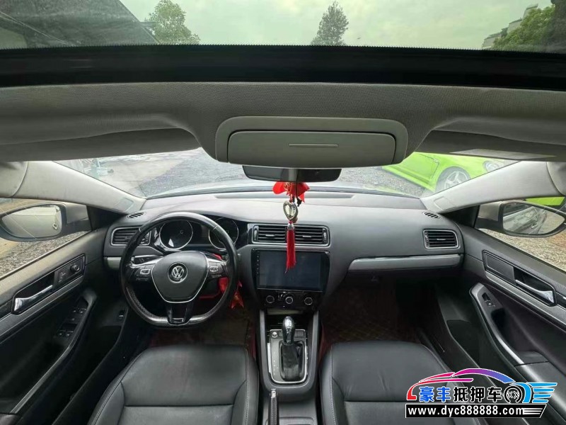 18年大众速腾轿车抵押车出售