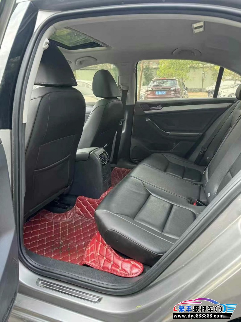 18年大众速腾轿车抵押车出售