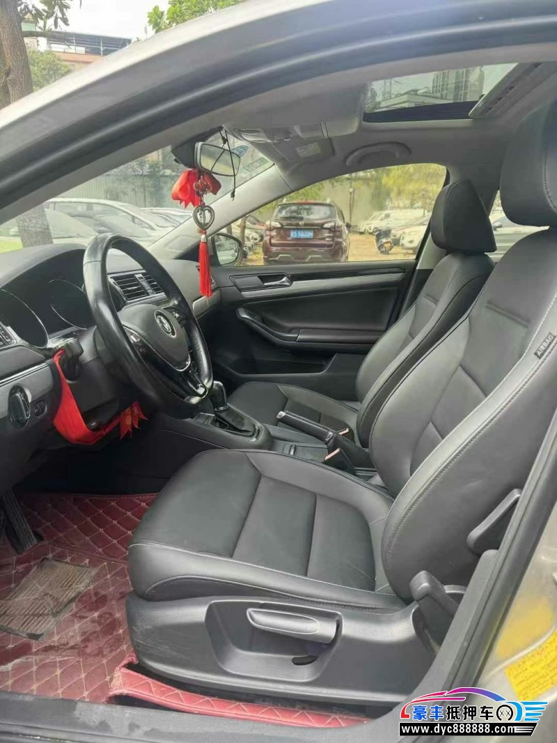 18年大众速腾轿车抵押车出售