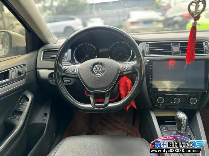 18年大众速腾轿车抵押车出售