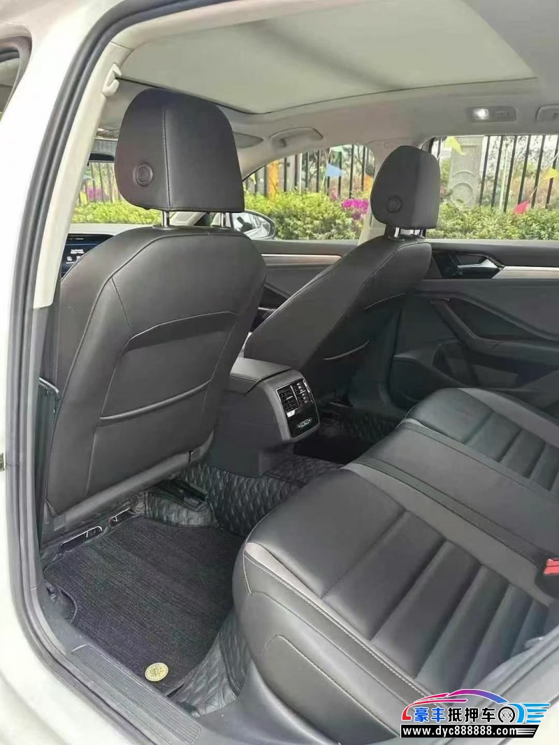 22年大众速腾轿车抵押车出售