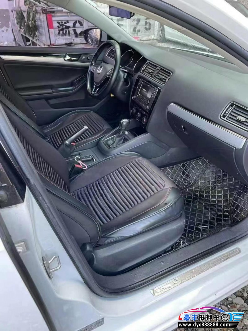 19年大众速腾轿车抵押车出售