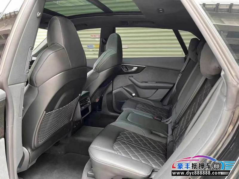 23年奥迪Q8轿车抵押车出售