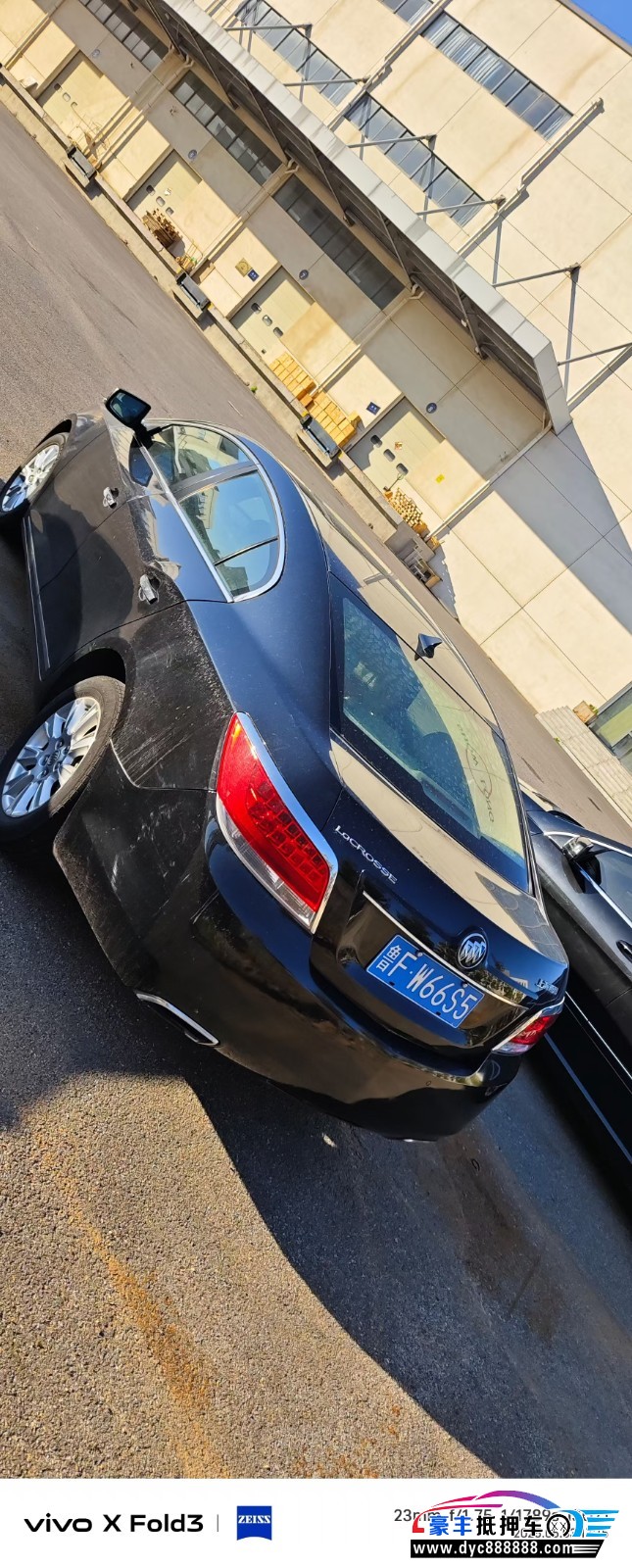 13年别克君越轿车抵押车出售