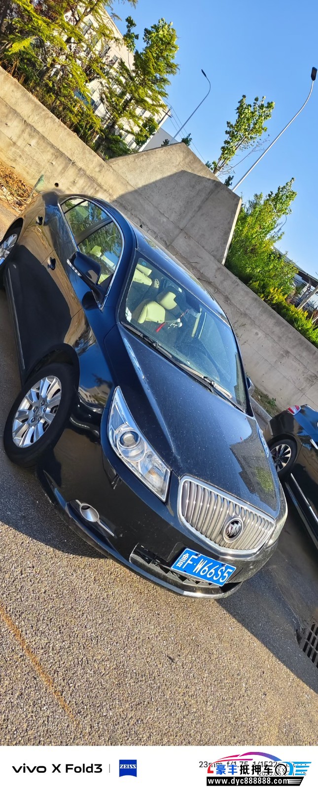 13年别克君越轿车抵押车出售