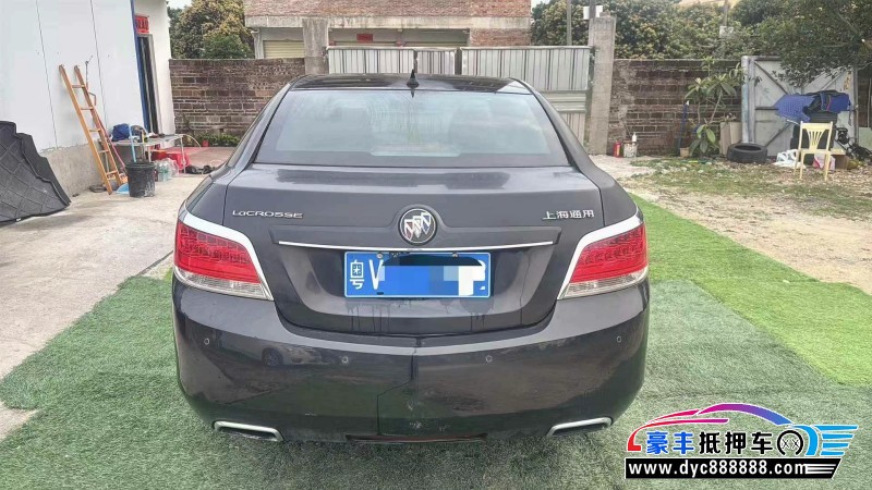 10年别克君越轿车抵押车出售