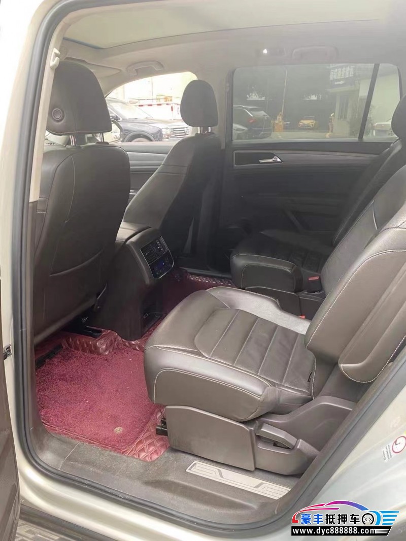 18年大众途昂轿车抵押车出售