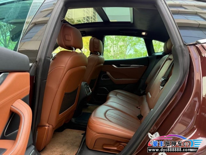 17年玛莎拉蒂莱万特轿车抵押车出售