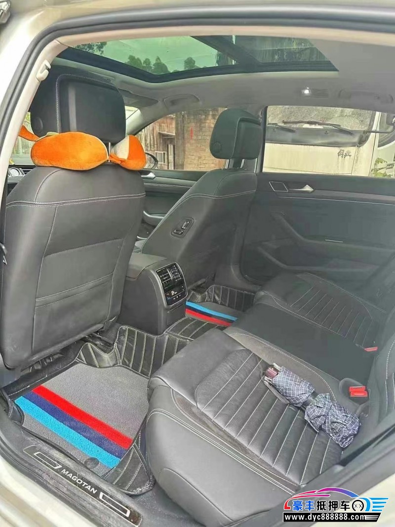 21年大众迈腾轿车抵押车出售