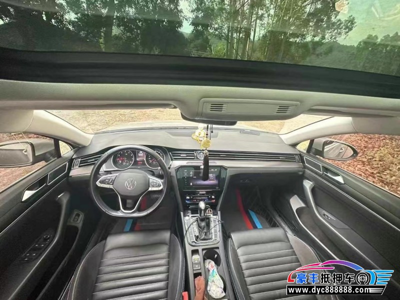 21年大众迈腾轿车抵押车出售