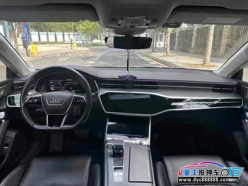 19年奥迪A7轿车抵押车出售