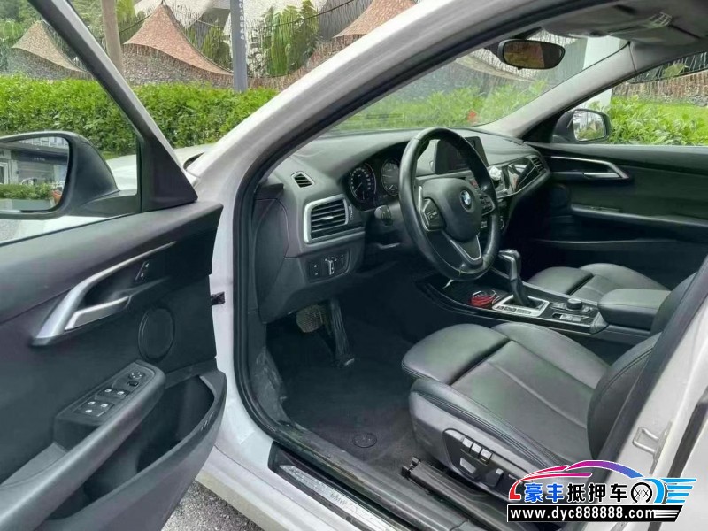 18年宝马1系轿车抵押车出售