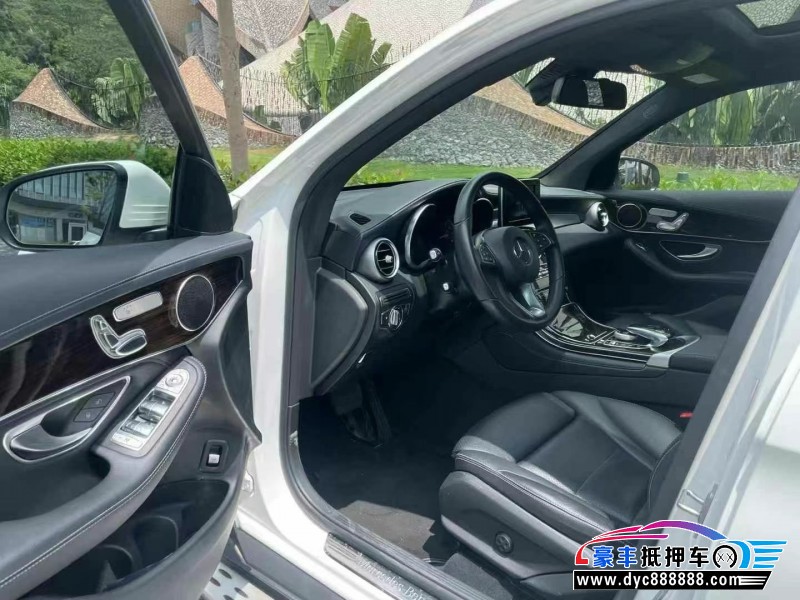 18年奔驰GLC轿车抵押车出售
