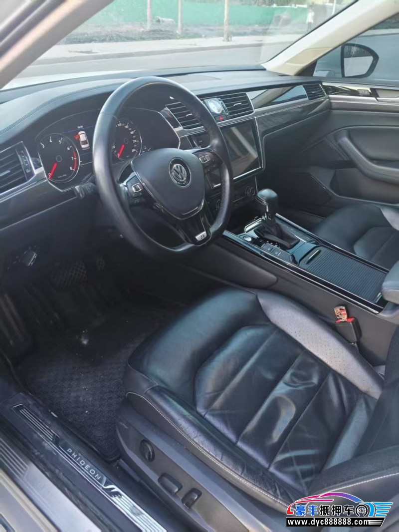 17年大众辉昂轿车抵押车出售