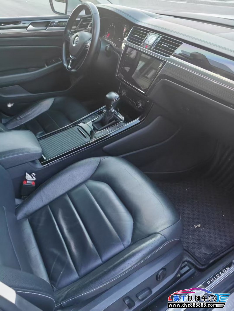 17年大众辉昂轿车抵押车出售