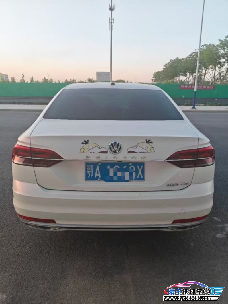 17年大众辉昂轿车抵押车出售