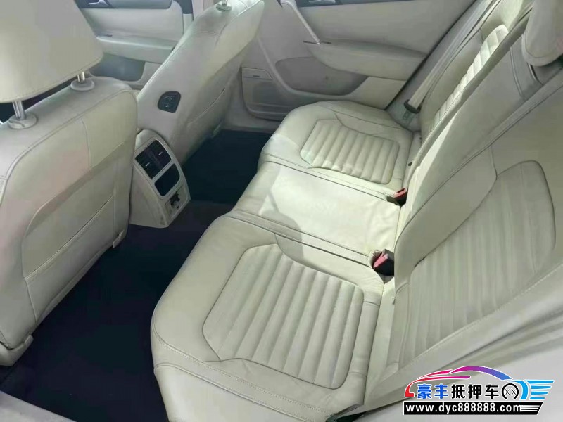 13年大众迈腾轿车抵押车出售