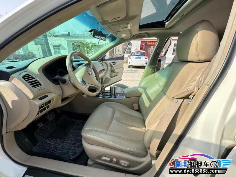 15年日产天籁轿车抵押车出售