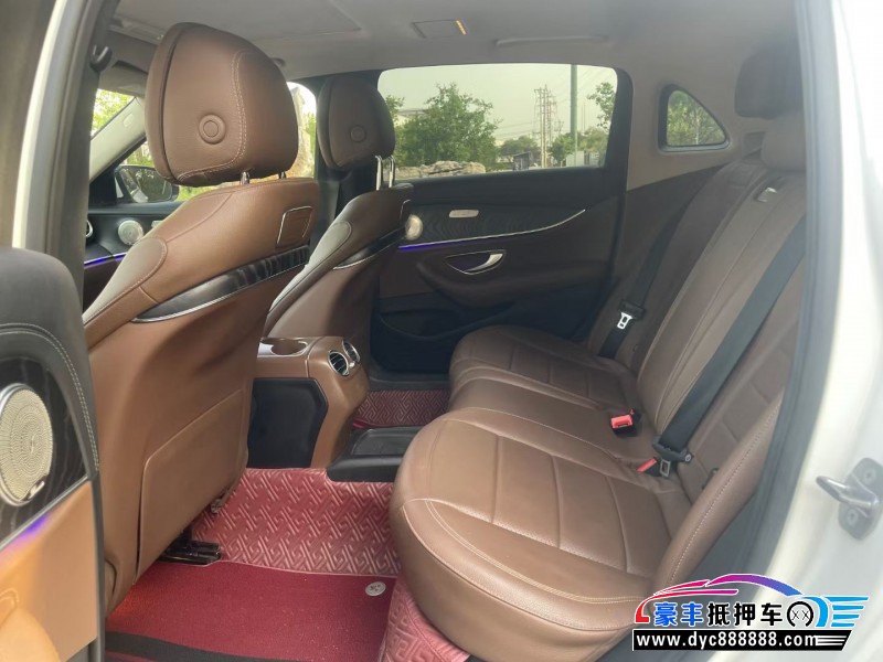 17年奔驰E轿车抵押车出售