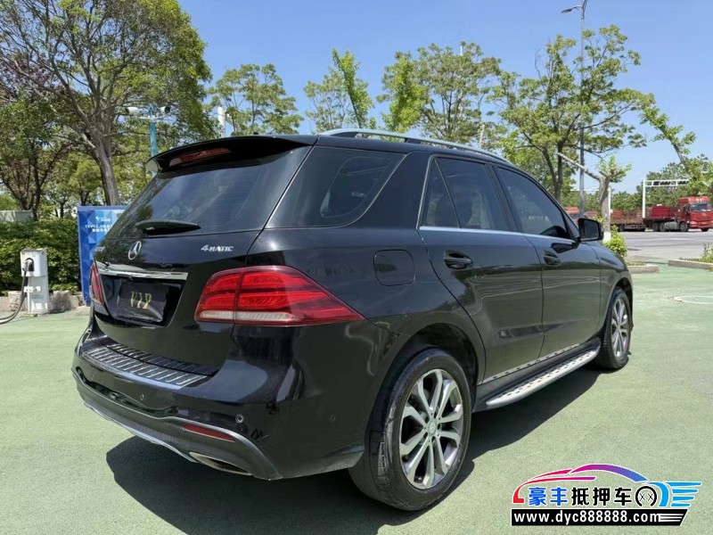 16年奔驰GLE轿车抵押车出售