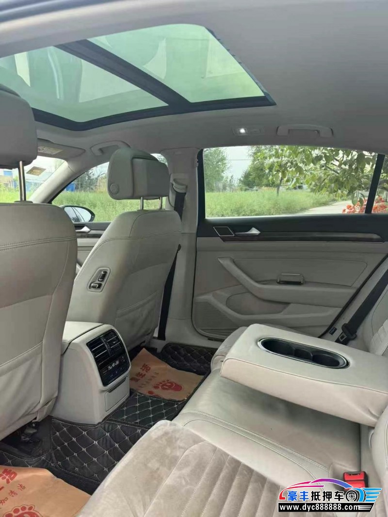 16年大众迈腾轿车抵押车出售