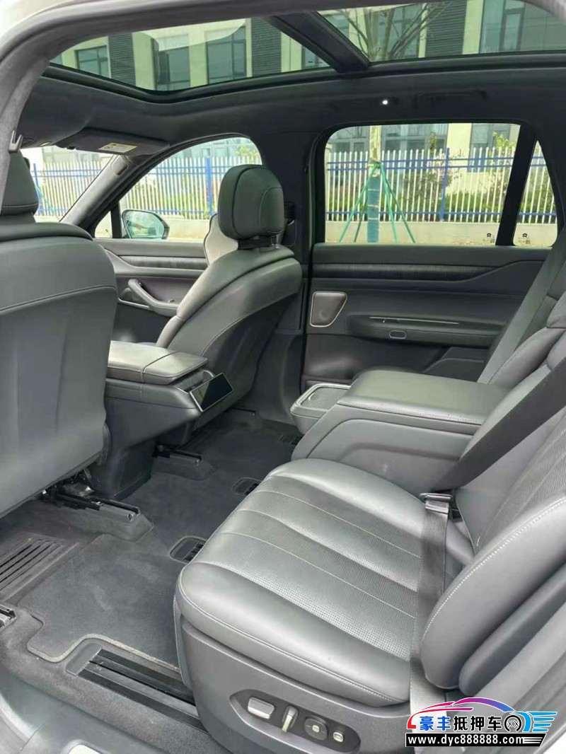 23年蔚来ES8轿车抵押车出售