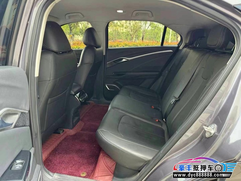 23年哪吒u-ll400轿车抵押车出售