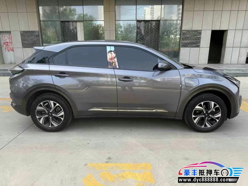 23年哪吒u-ll400轿车抵押车出售