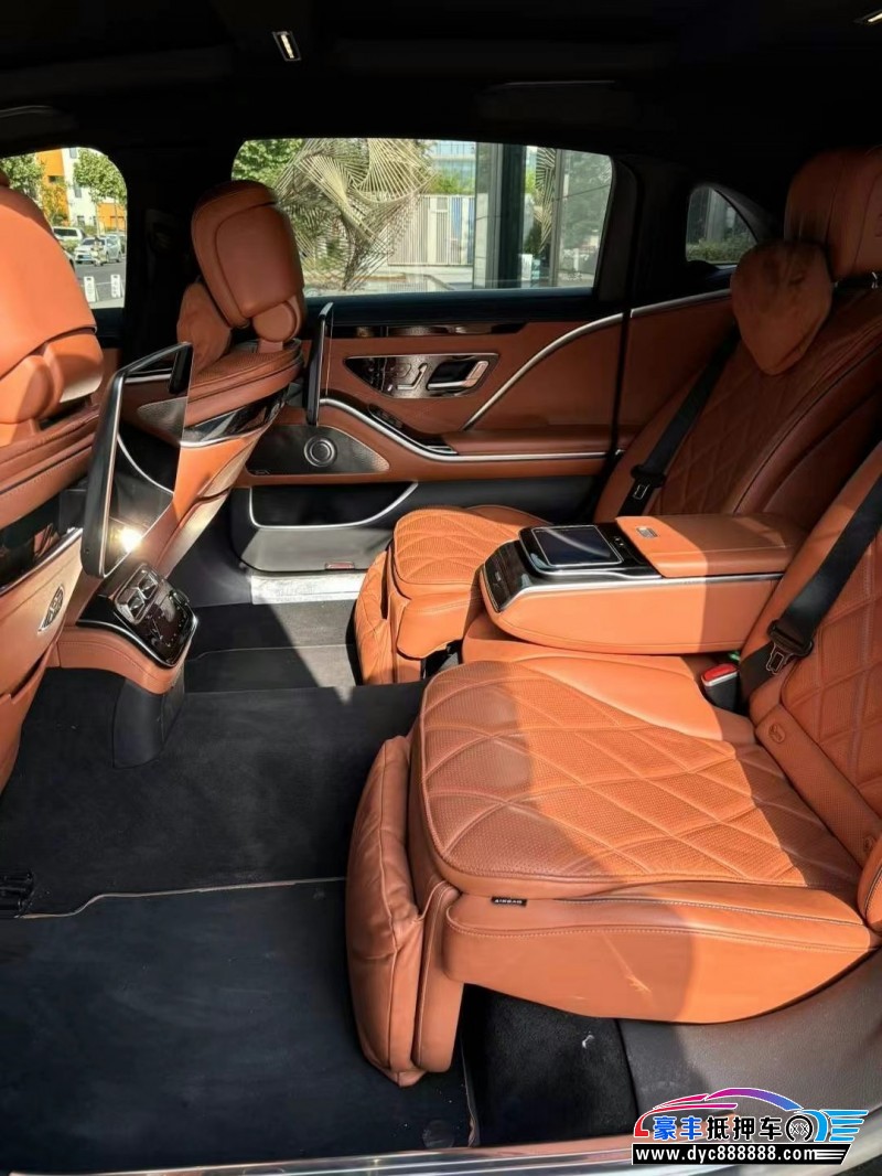 22年奔驰迈巴赫S级轿车抵押车出售
