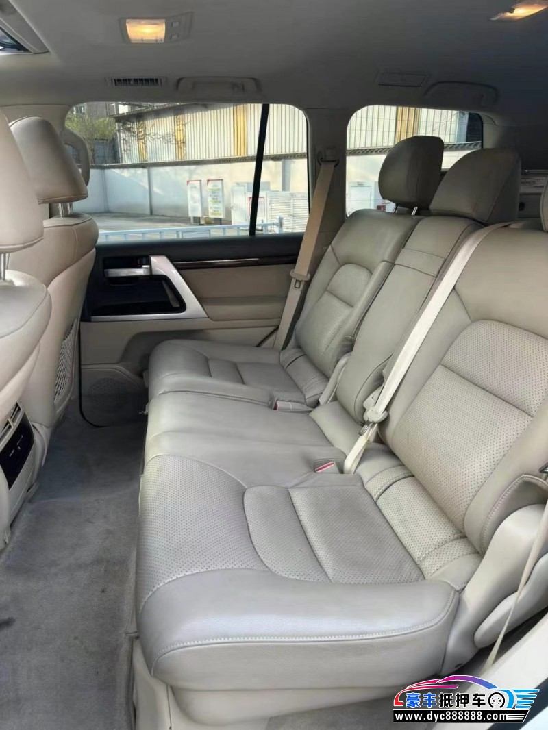 19年丰田兰德酷路泽（陆巡）轿车抵押车出售