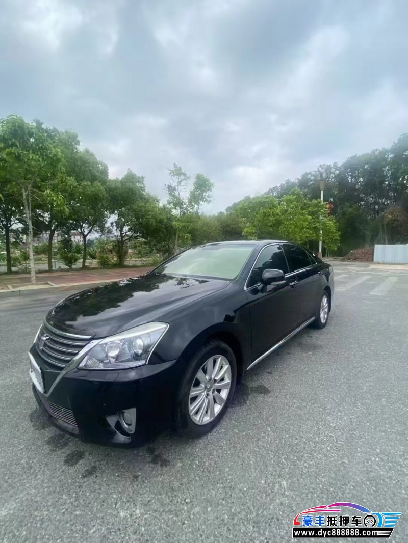 14年丰田皇冠轿车抵押车出售