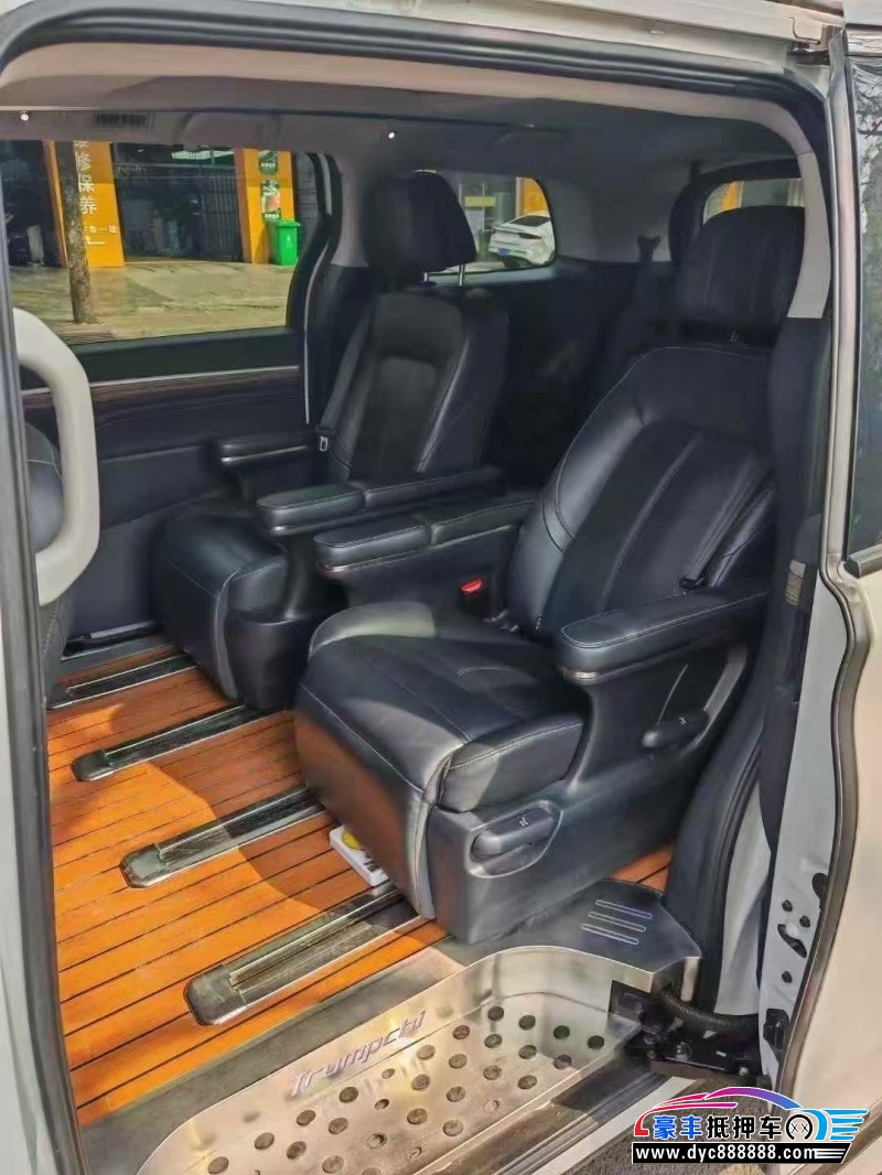 22年传祺M8轿车抵押车出售