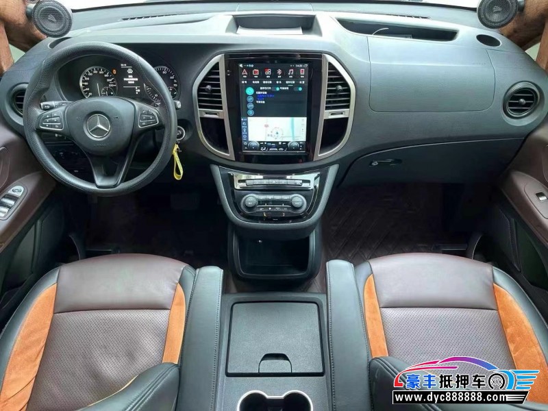 17年奔驰威霆轿车抵押车出售