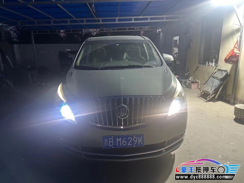 11年别克GL8轿车抵押车出售